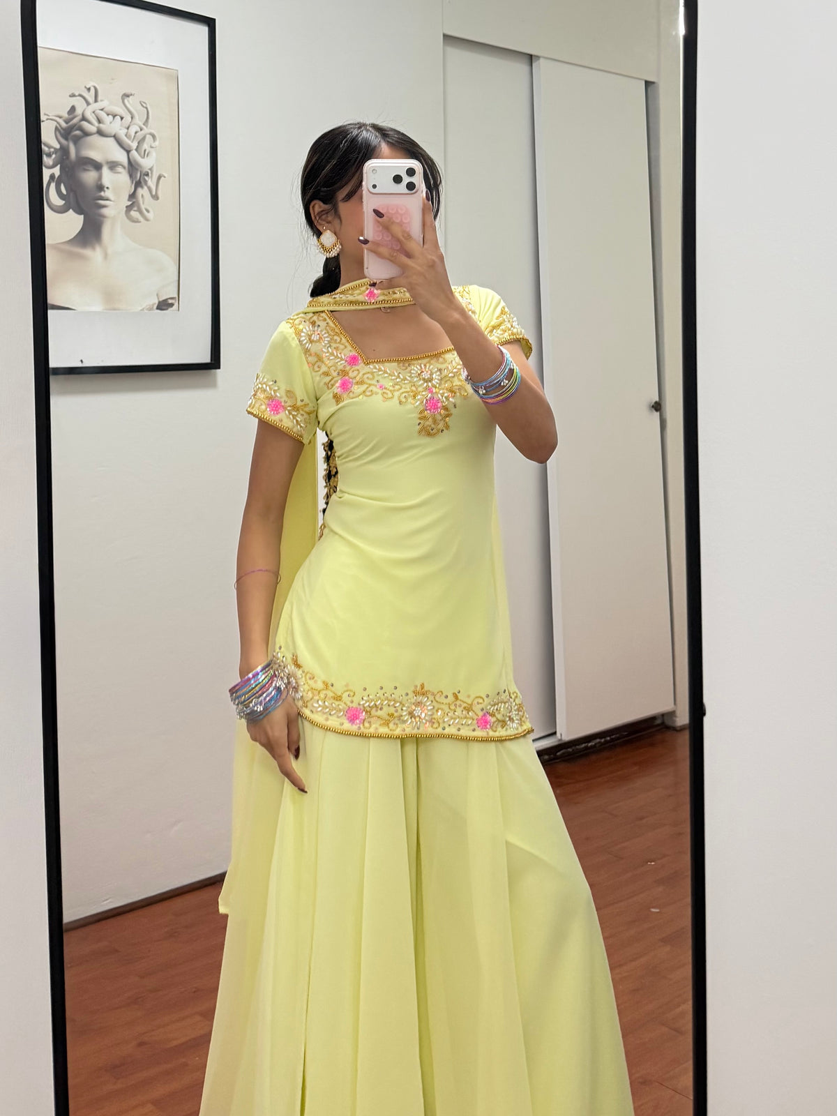 hand work yellow sarara